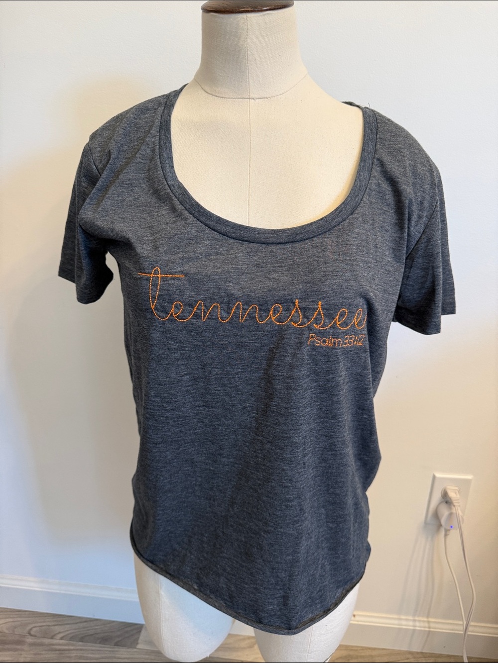 NWT Live Restored Tennessee Embroidered Scoop Neck Tee - Charcoal Small